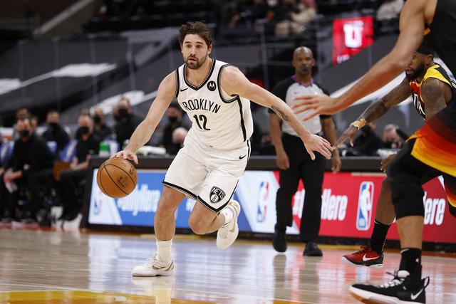 相当炸裂！44岁的小罗就要当爷爷了！